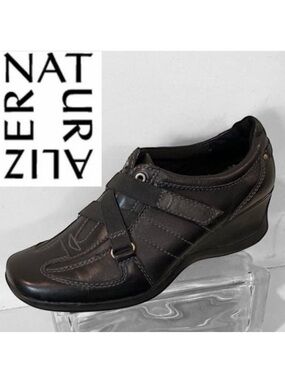 Naturalizer Black Loafers with wedge heel sneakers Size 7
